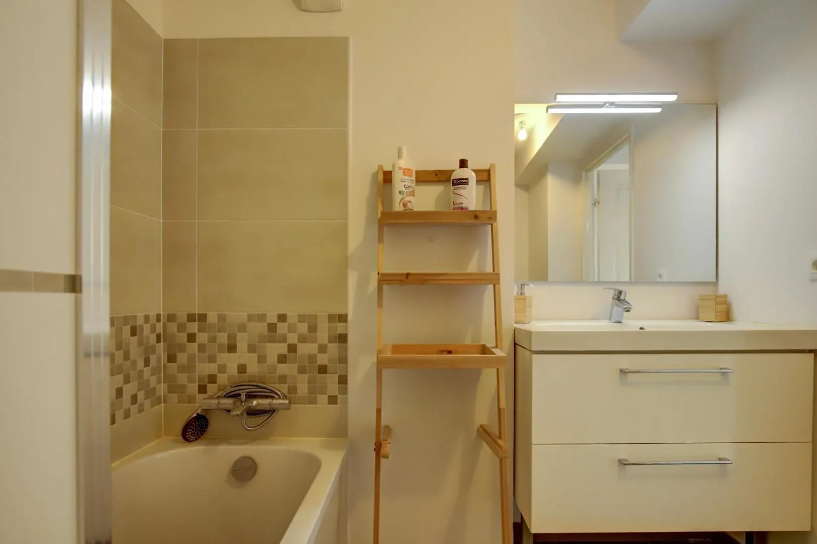 Le Beau Troubadour Climatisation Centre-Ville Тулуза 0*,  Франция